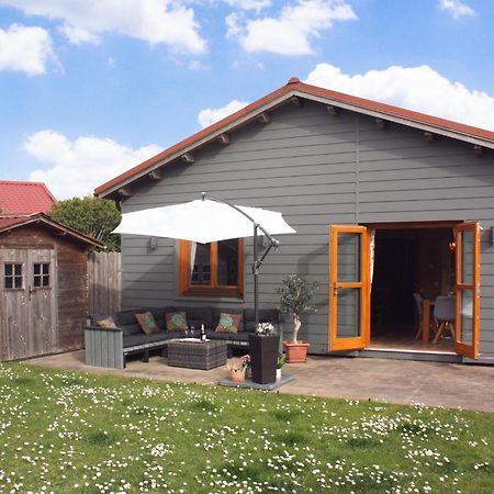 Villa Emilia - Gemuetliches Kinderfreundliches Blockhaus Mit Umzaeuntem Garten Sint Annaland Exteriör bild