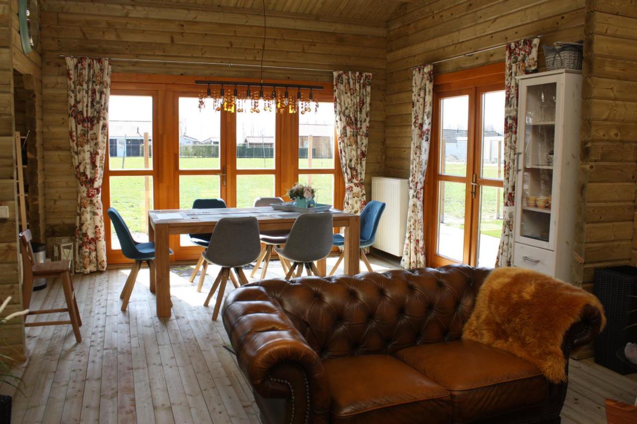 Villa Emilia - Gemuetliches Kinderfreundliches Blockhaus Mit Umzaeuntem Garten Sint Annaland Exteriör bild